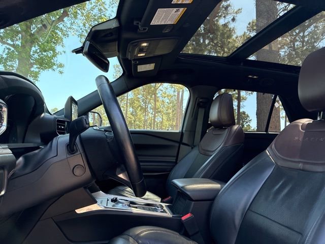 Used 2022 Ford Explorer Platinum w/ Equipment Group 601A AWD/4WD image 21