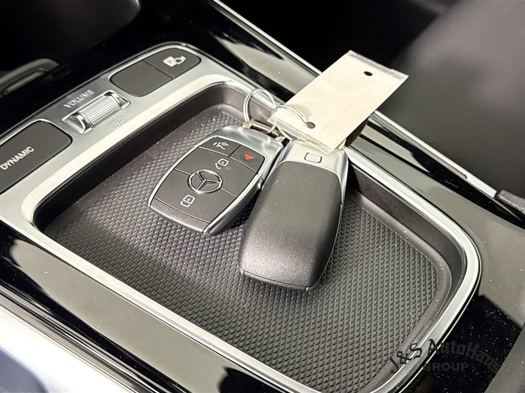 Used 2025 Mercedes-Benz GLB 250 image 41