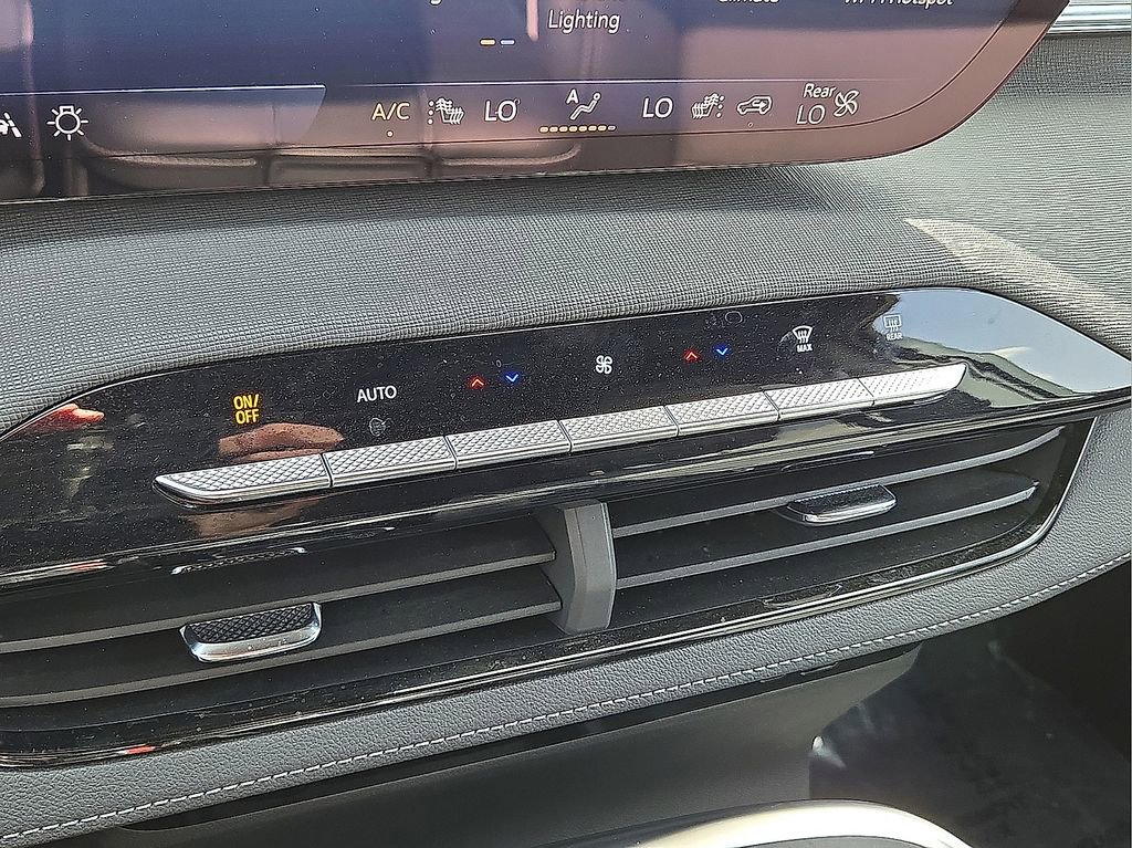 Used 2025 Buick Enclave Preferred image 28