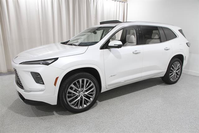Used 2025 Buick Enclave Avenir w/ LPO, Floor Liner Package AWD/4WD image 3