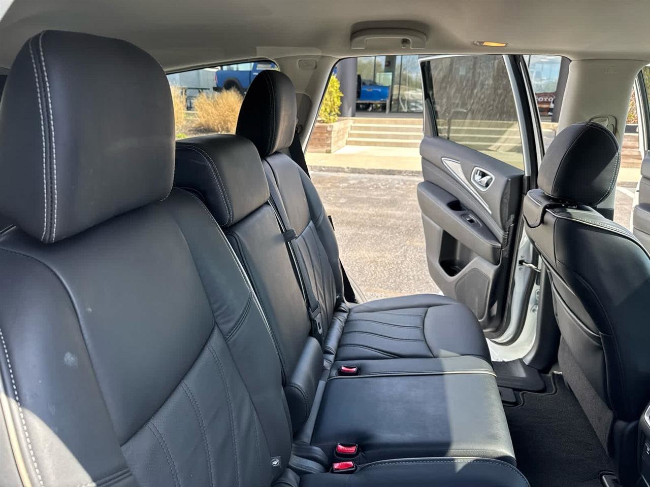 Used 2020 INFINITI QX60 Luxe w/ Essential Package image 18