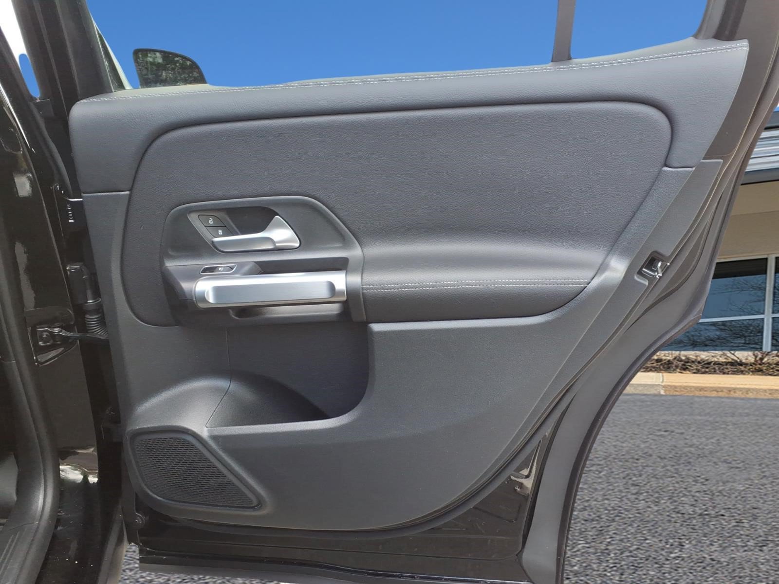Certified 2025 Mercedes-Benz GLB 250 4MATIC image 27