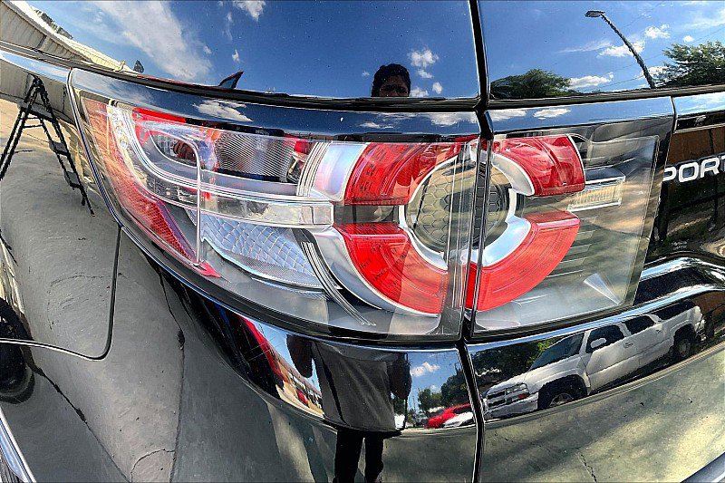 Used 2019 Land Rover Discovery Sport SE AWD/4WD image 26