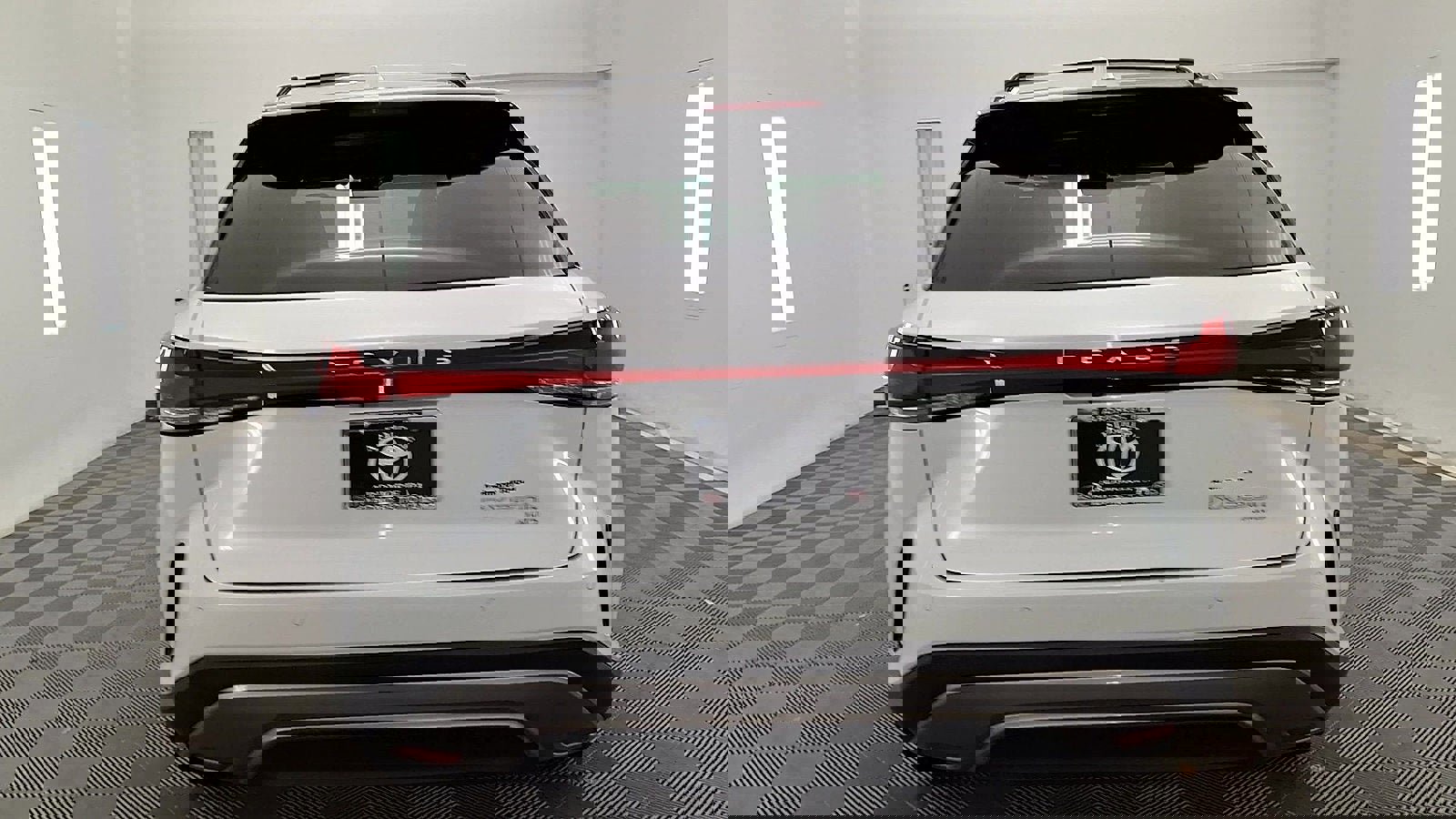 Used 2024 Lexus RX 350h w/ Accessory Package (Z1) image 3