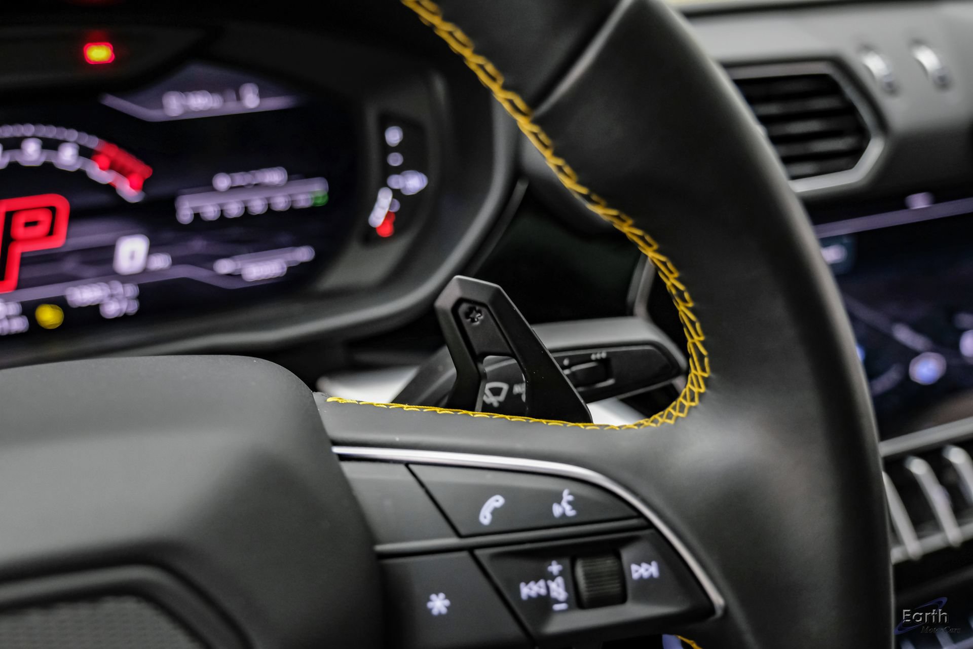 Used 2022 Lamborghini Urus AWD/4WD image 47