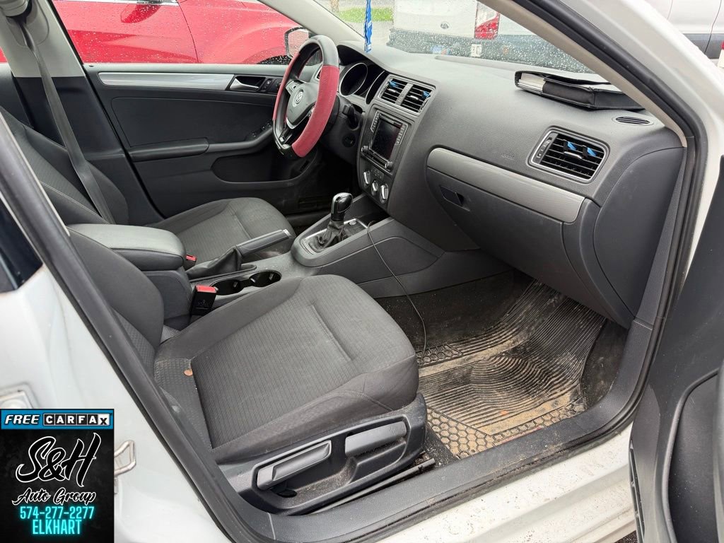 Used 2016 Volkswagen Jetta SE image 9