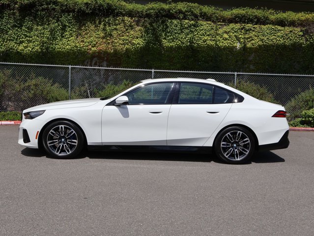 Used 2024 BMW 540i xDrive w/ Premium Package AWD/4WD image 11