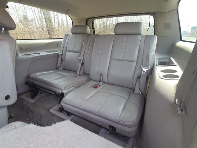Used 2008 Chevrolet Suburban LT image 19