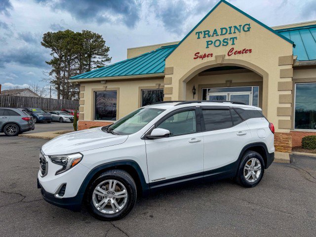 Used 2020 GMC Terrain SLE w/ Driver Convenience Package image 3