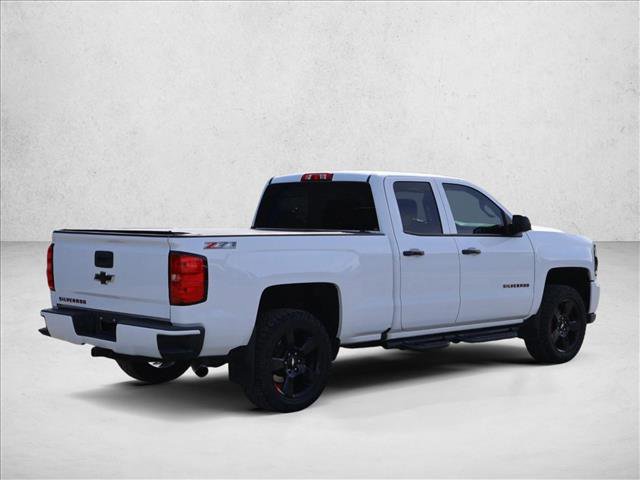 Used 2017 Chevrolet Silverado 1500 LT w/ Redline Edition AWD/4WD image 5