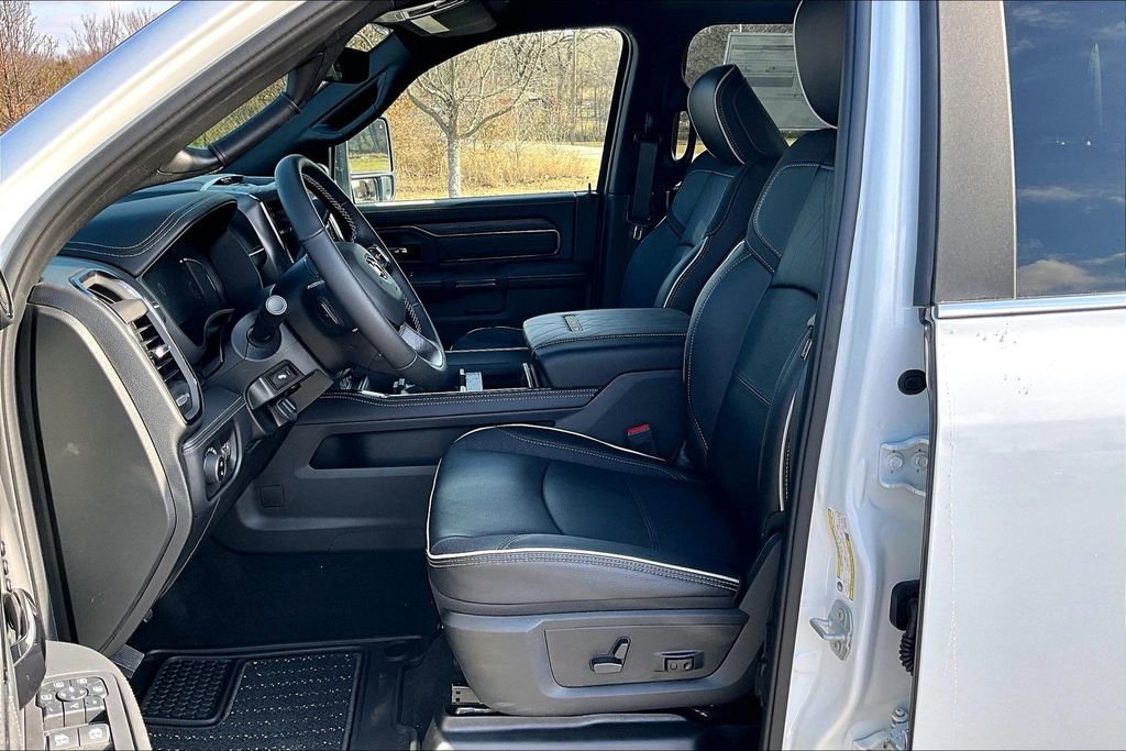 New 2026 RAM 2500 Limited w/ Towing Technology Group image 9