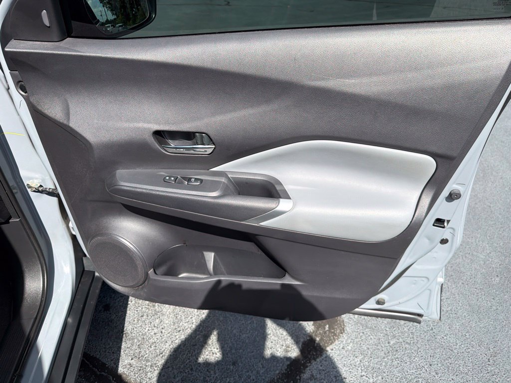 Used 2024 Nissan Kicks SR w/ SR Premium Package FWD image 23