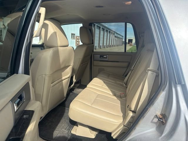 Used 2016 Ford Expedition Limited AWD/4WD image 4