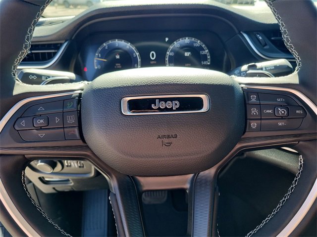 New 2025 Jeep Grand Cherokee L Laredo image 11