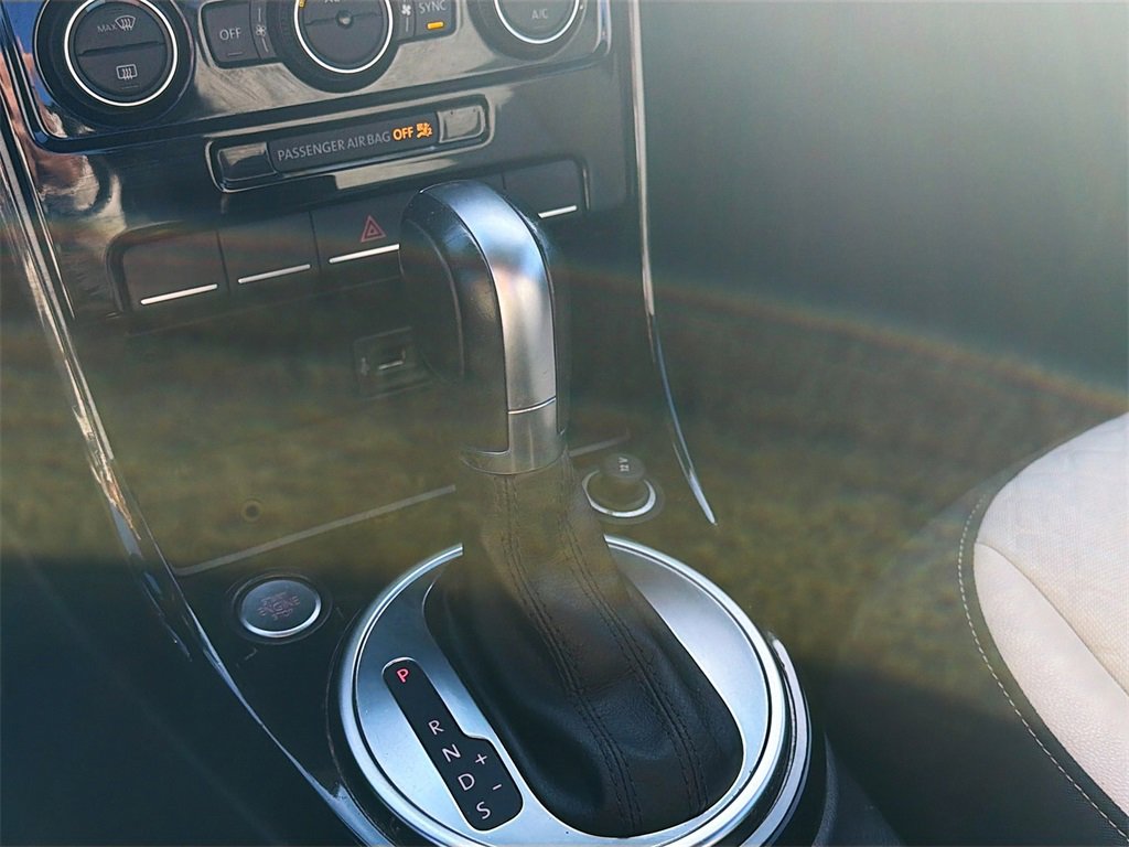 Used 2019 Volkswagen Beetle 2.0T SE image 16