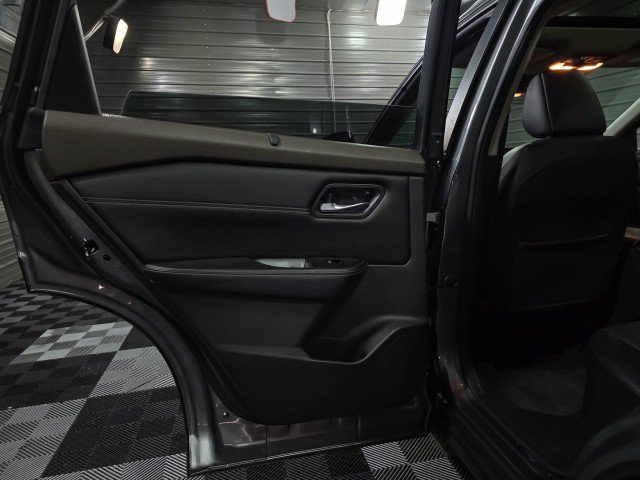 Used 2022 Nissan Rogue SV w/ SV Premium Package image 33