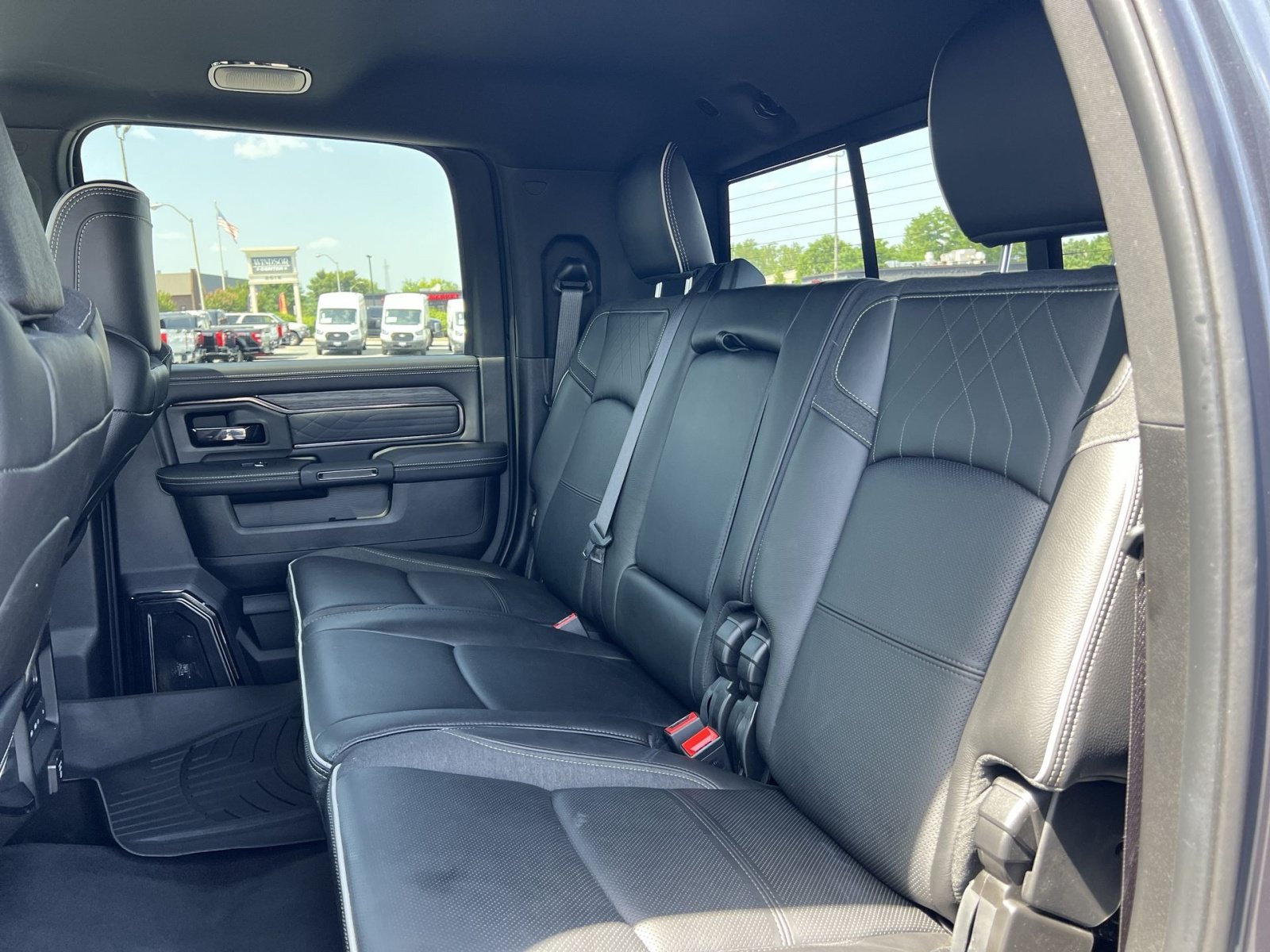 Used 2026 RAM 3500 Limited AWD/4WD image 24