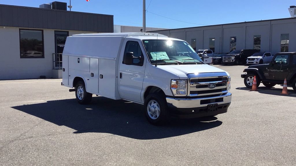 New 2026 Ford E-350 and Econoline 350 Super Duty w/ Power Equipment Group image 4