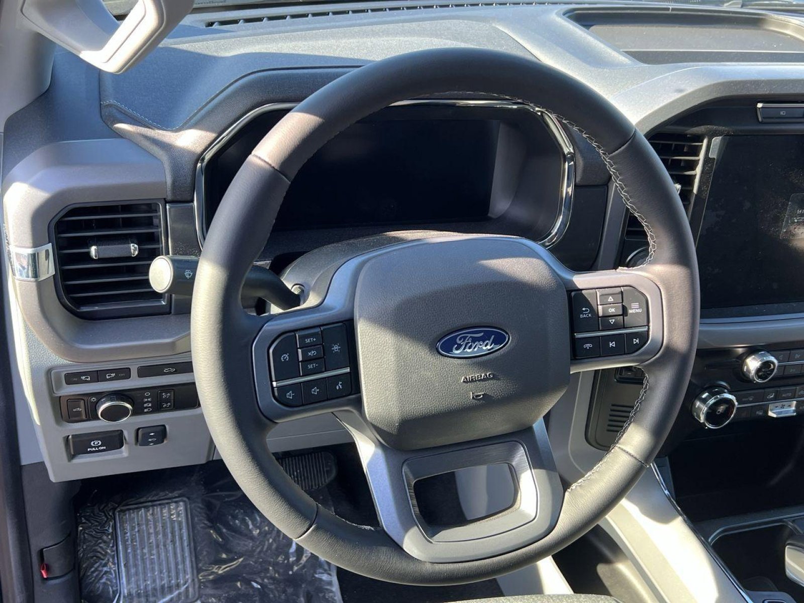 New 2024 Ford F150 Lightning XLT w/ Max Trailer Tow Package image 16