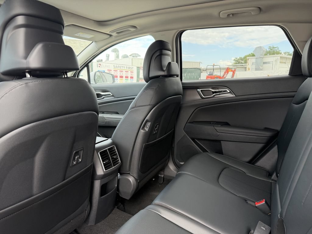 New 2026 Kia Sportage EX w/ EX Panorama Roof Package FWD image 16