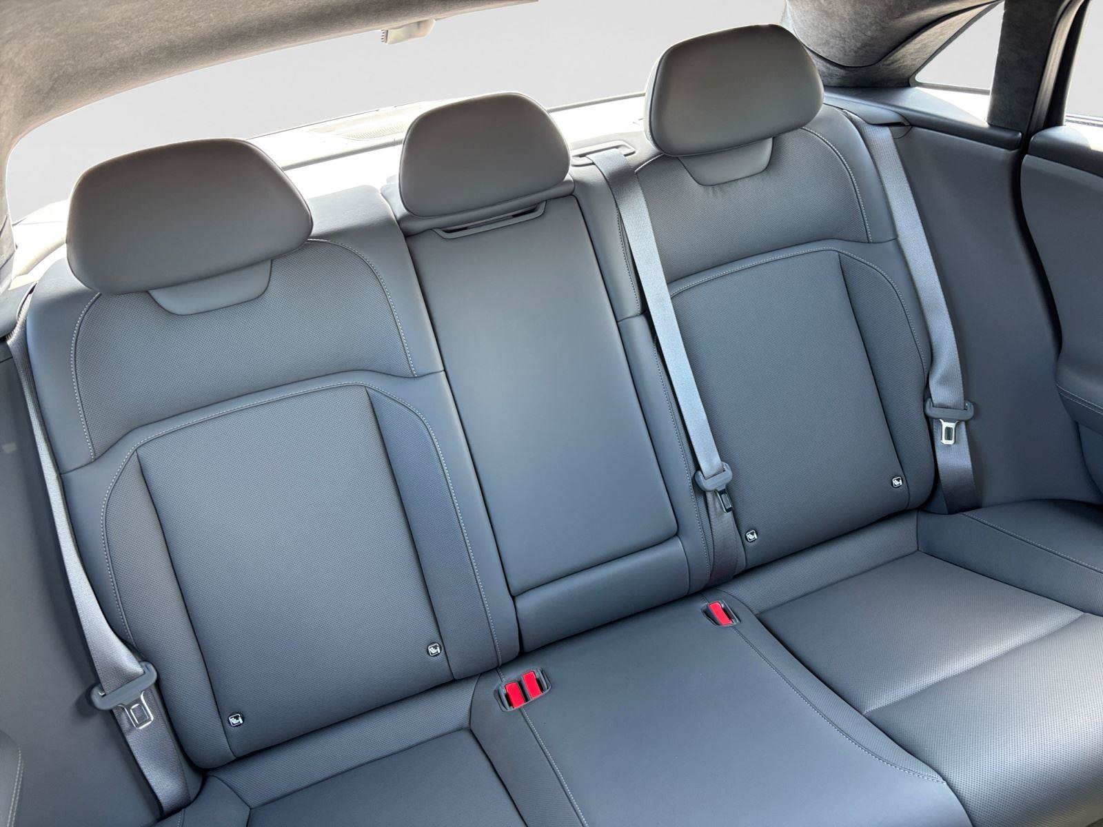 Used 2024 Lucid Air Pure RWD image 19