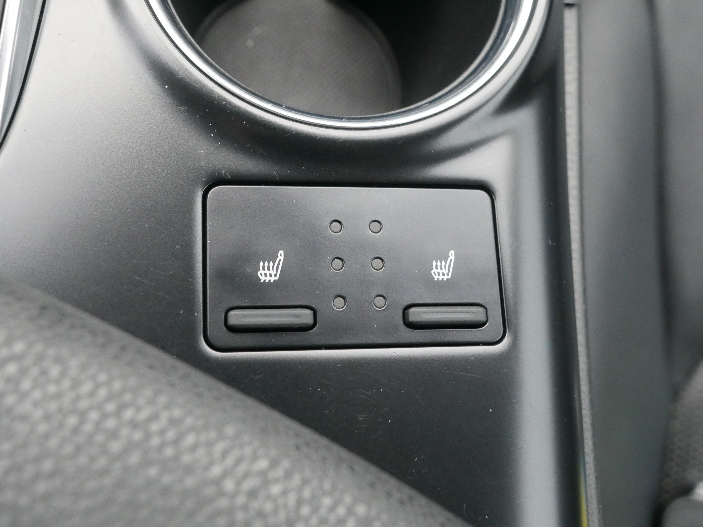 Used 2019 Toyota Camry XSE FWD image 28