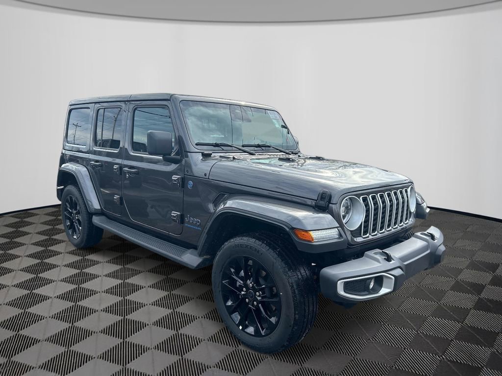 Used 2025 Jeep Wrangler Sahara image 3