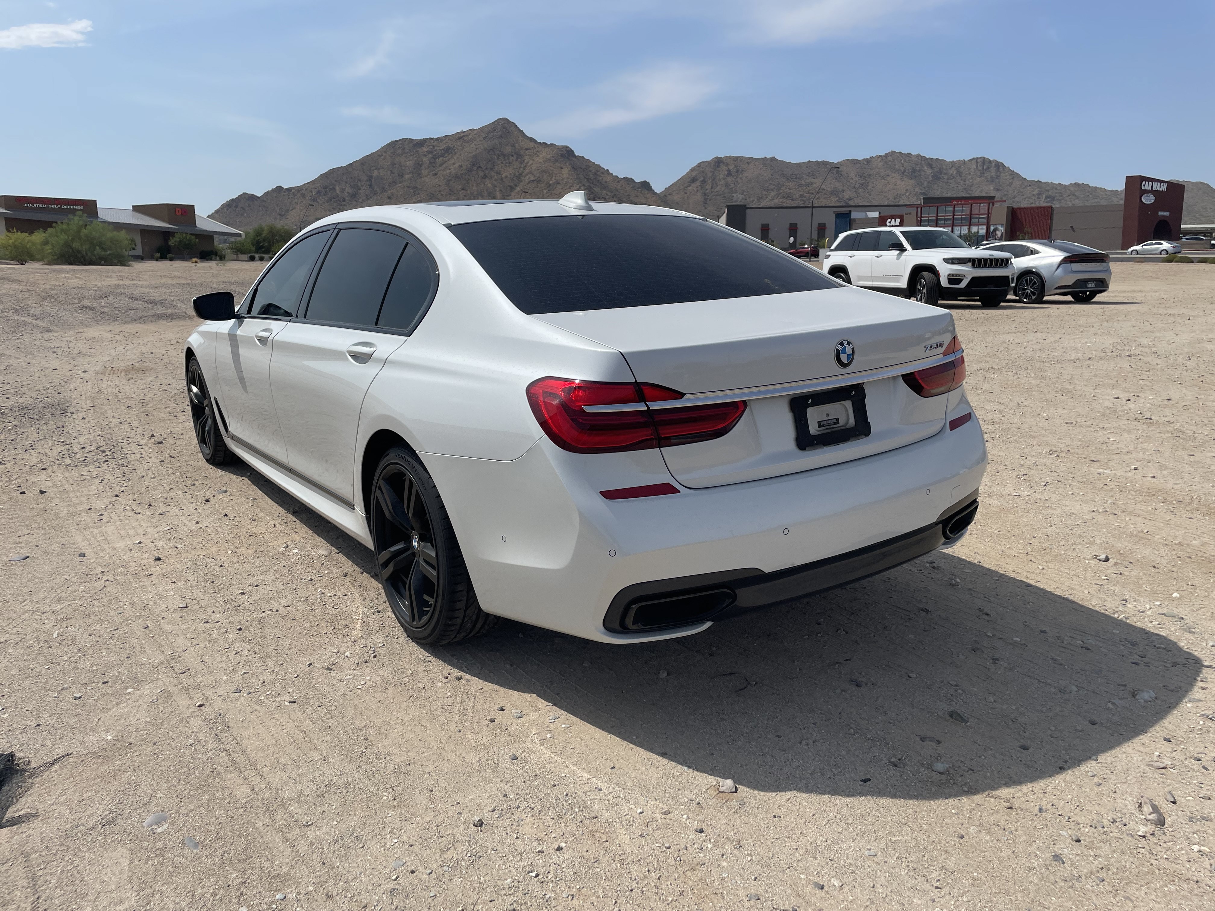Used 2019 BMW 750i w/ Executive Package RWD image 3