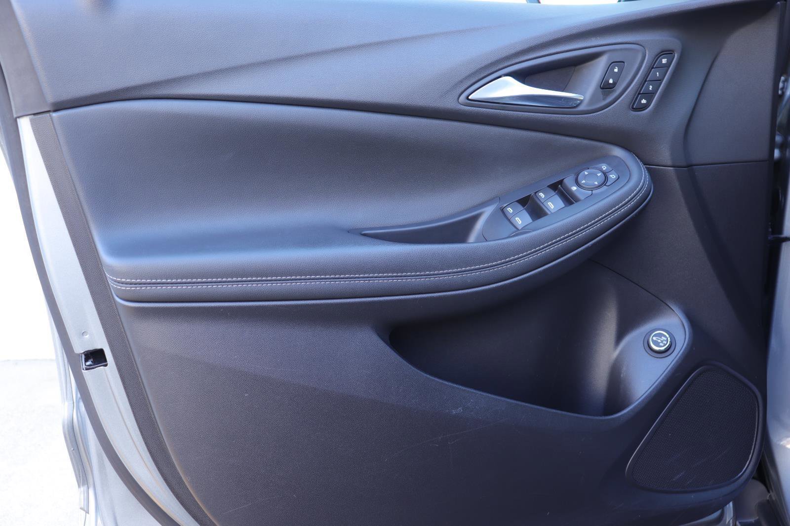 Used 2023 Buick Encore GX Essence w/ Experience Buick Package image 11