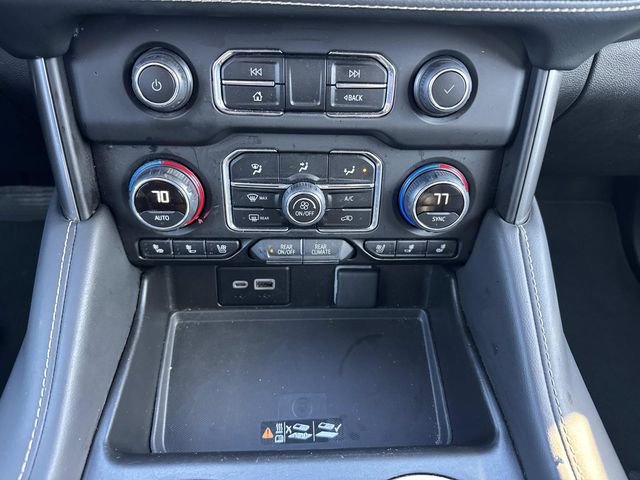 Used 2024 Chevrolet Suburban Premier image 17