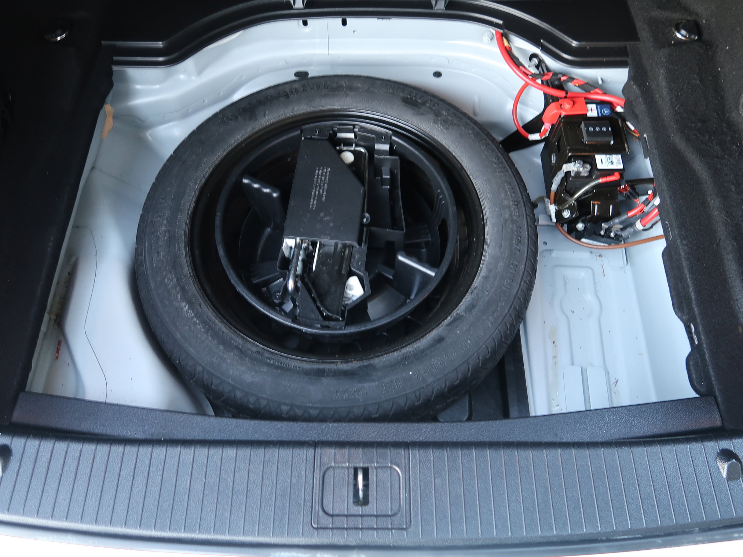 Used 2015 Mercedes-Benz E 400 4MATIC Sedan image 43