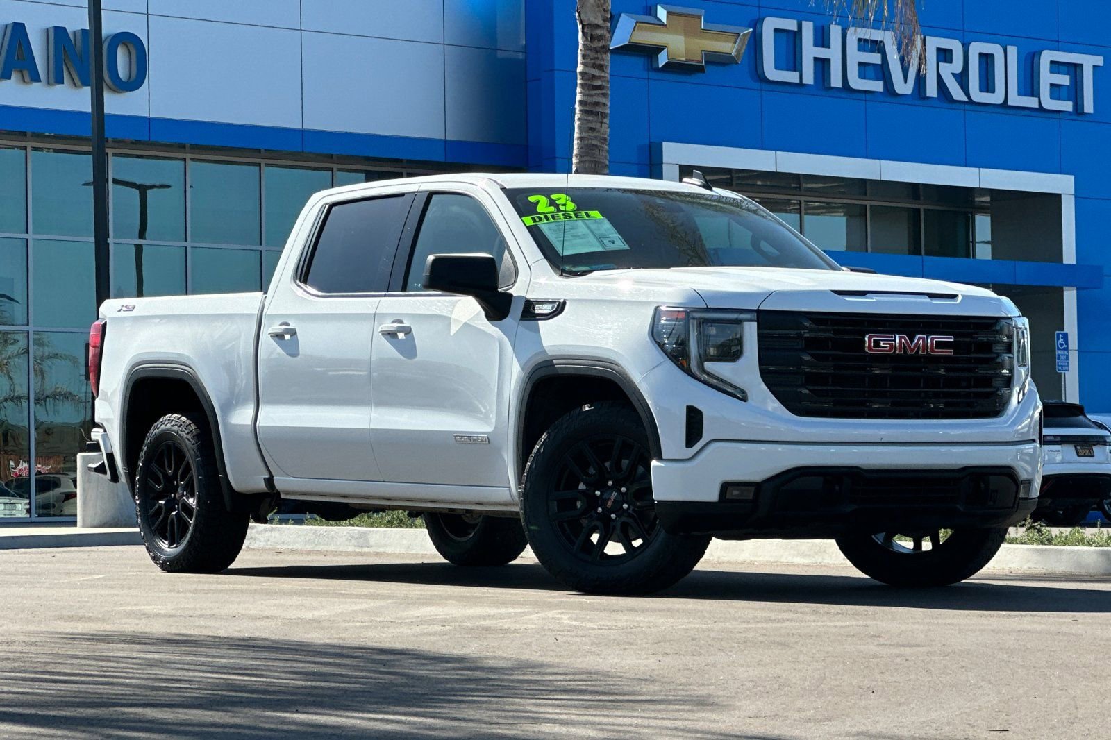 Used 2023 GMC Sierra 1500 Elevation w/ X31 Off-Road Package AWD/4WD image 2