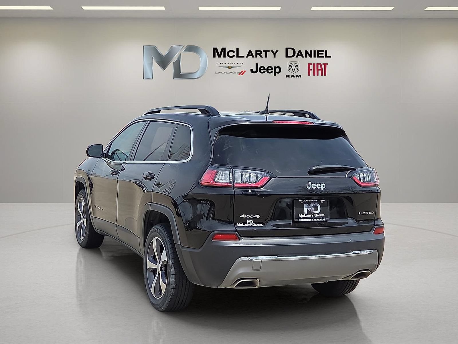 Used 2022 Jeep Cherokee Limited AWD/4WD video 4