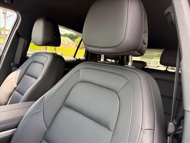 Used 2026 GMC Terrain Elevation w/ Elevation Premium Package AWD/4WD image 13