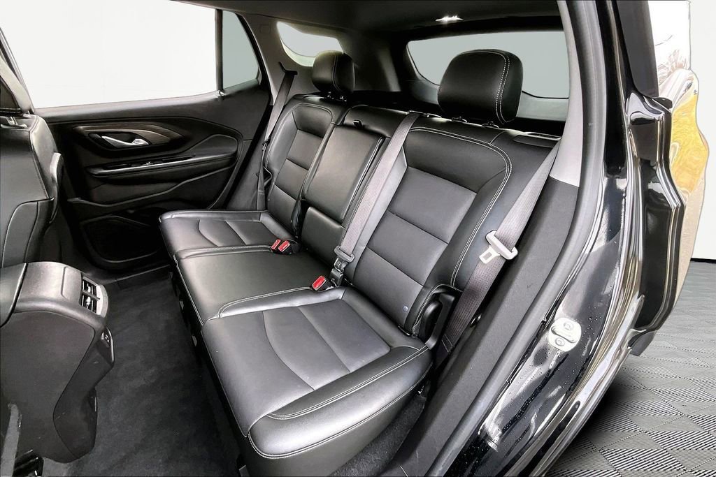 Used 2024 GMC Terrain SLT image 16