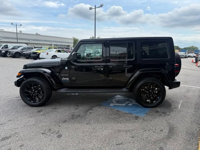 Used 2023 Jeep Wrangler Unlimited Sahara AWD/4WD image 27