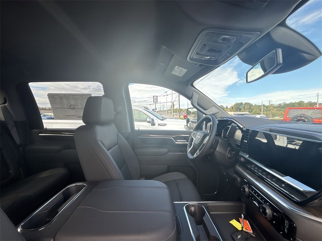 New 2026 Chevrolet Silverado 3500 LT w/ All Star Edition image 15