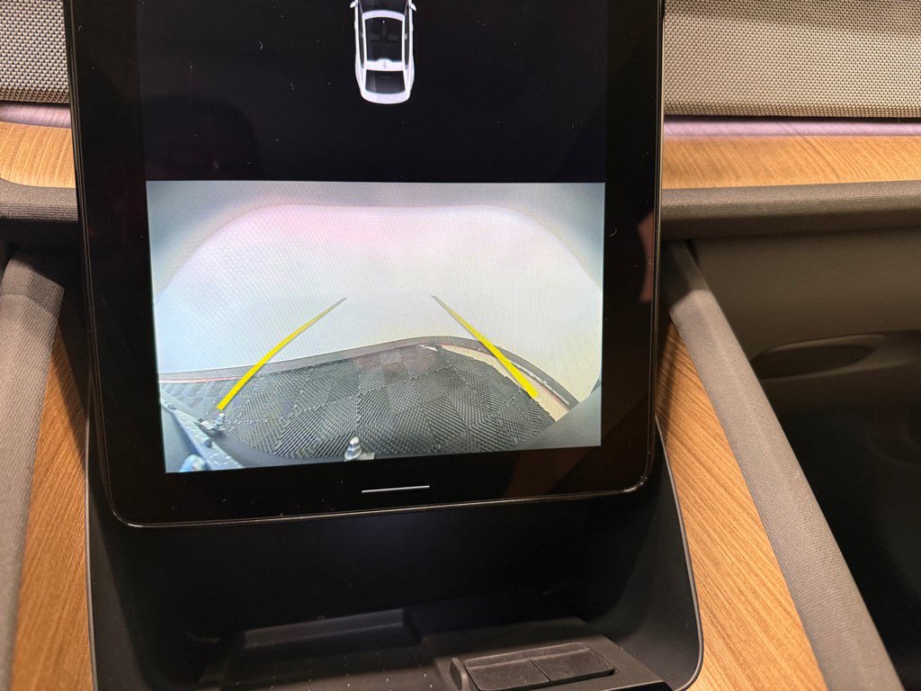 Used 2021 Polestar Polestar 2 LAUNCH EDITION w/ Performance Package image 9