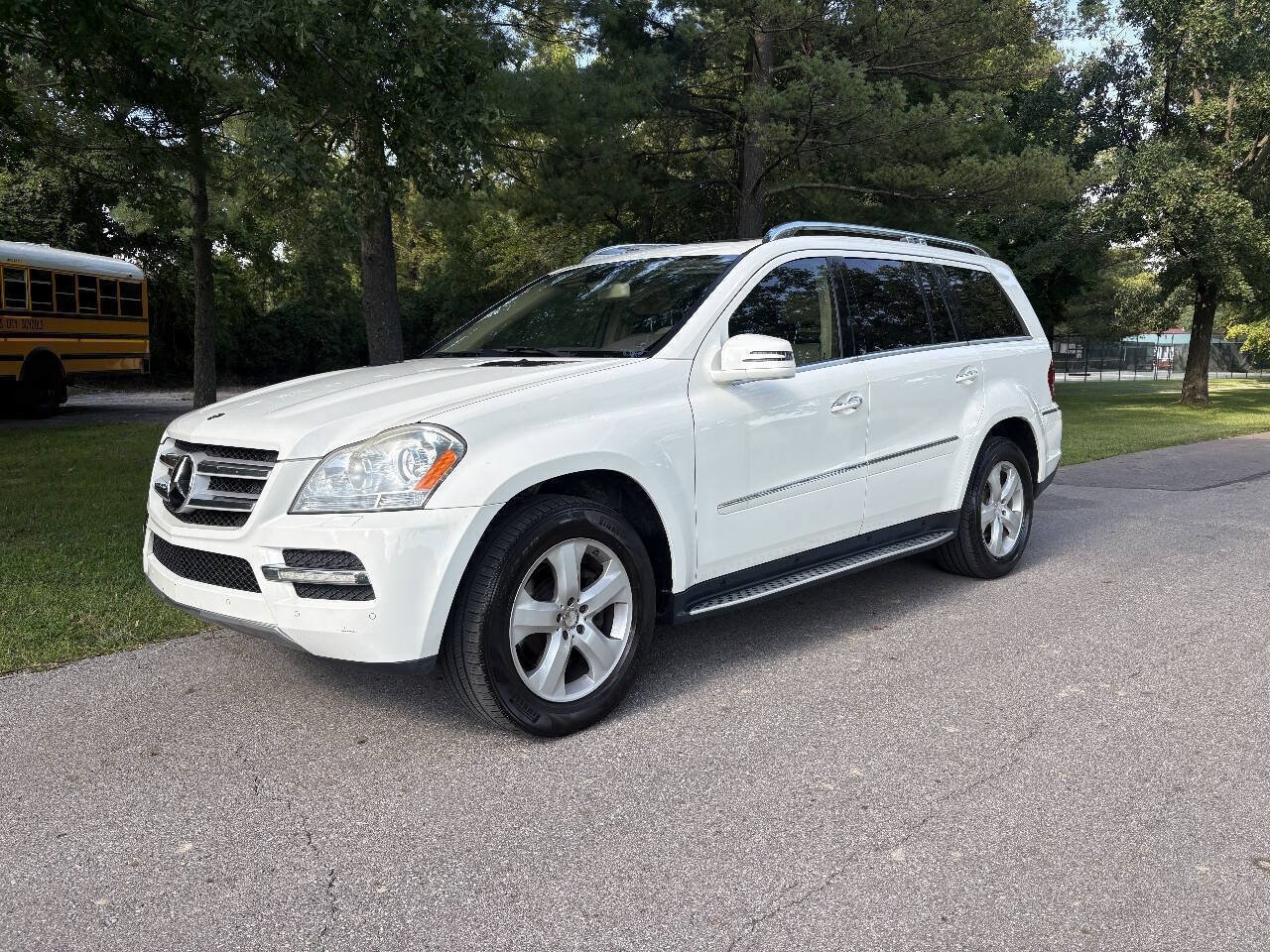 Used 2012 Mercedes-Benz GL 450 4MATIC w/ Premium 1 Pkg image 2