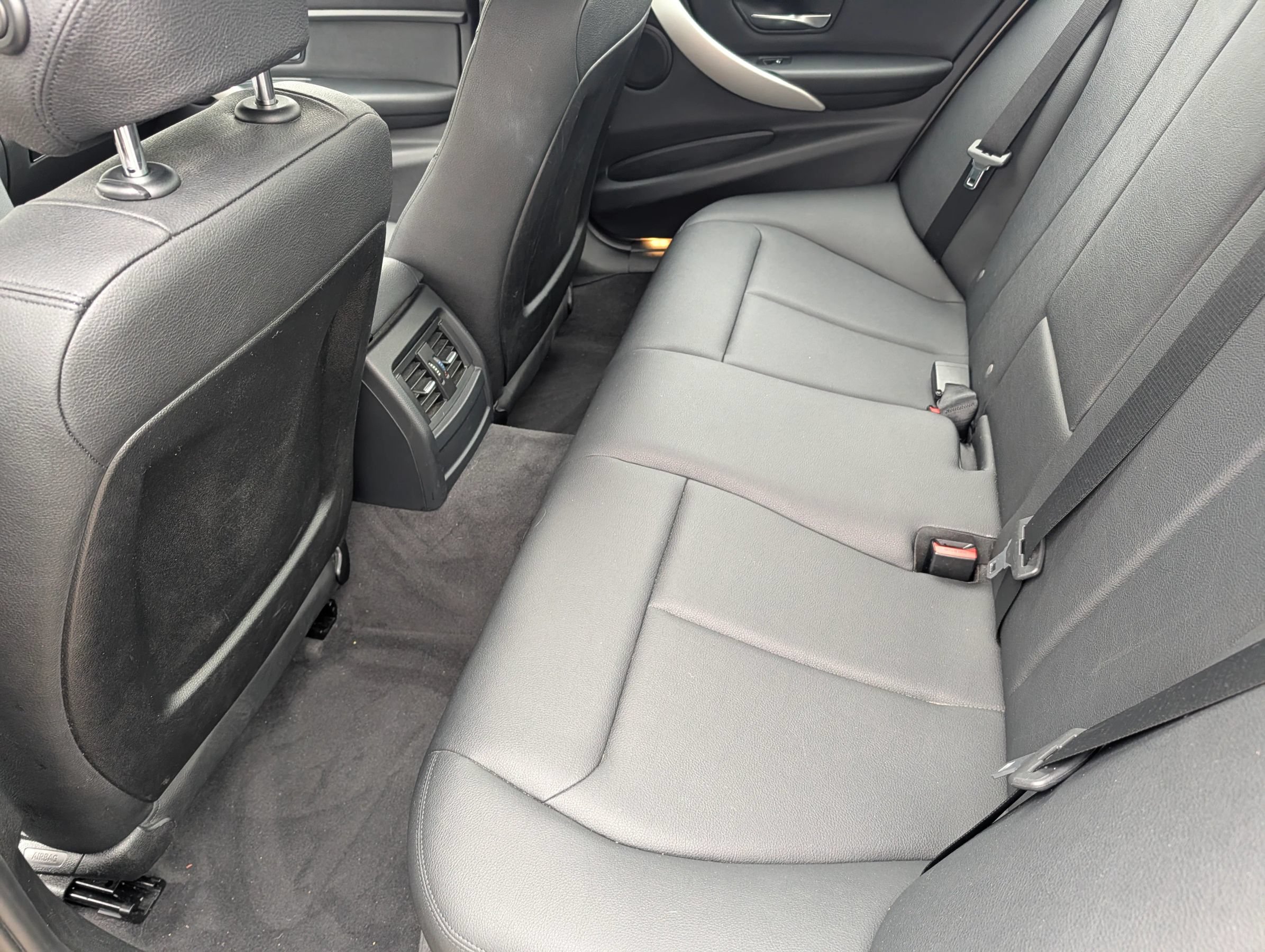 Used 2013 BMW 320i xDrive Sedan AWD/4WD image 13