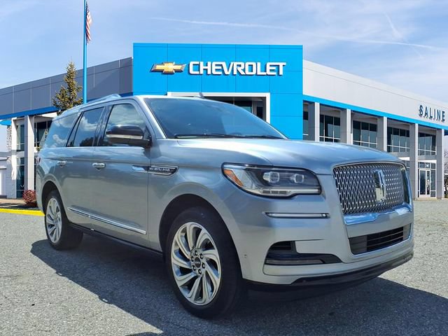Used 2024 Lincoln Navigator Premiere AWD/4WD image 1