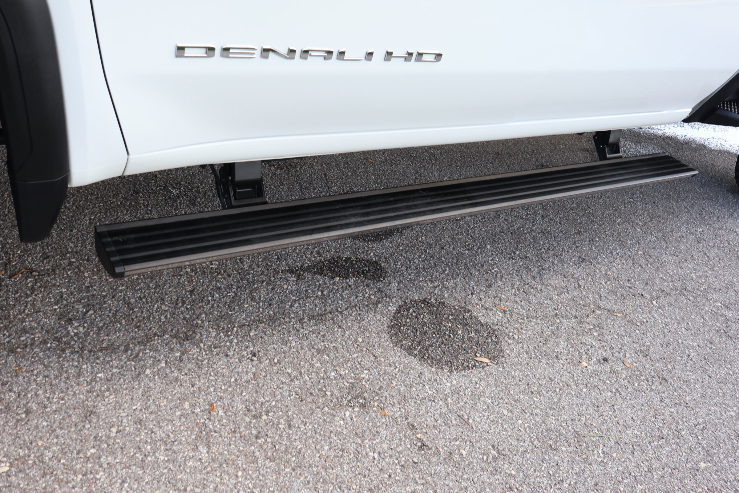 Used 2024 GMC Sierra 3500 Denali Ultimate AWD/4WD image 14