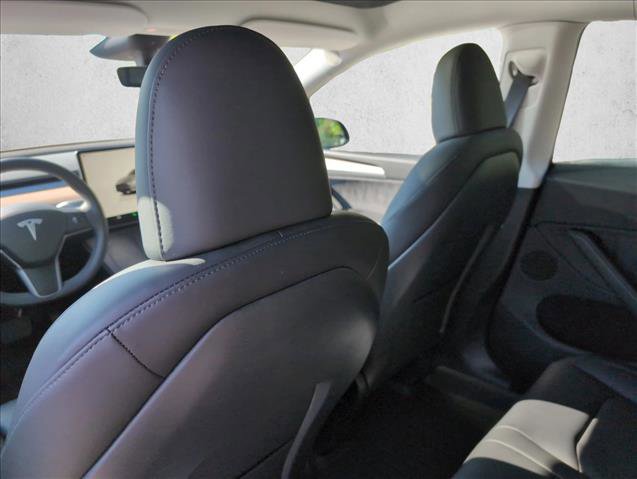 Used 2025 Tesla Model Y Long Range RWD image 17
