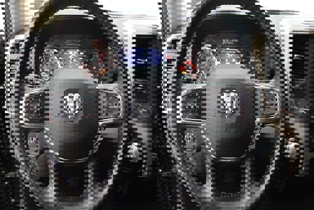 Used 2019 RAM 1500 Laramie image 20