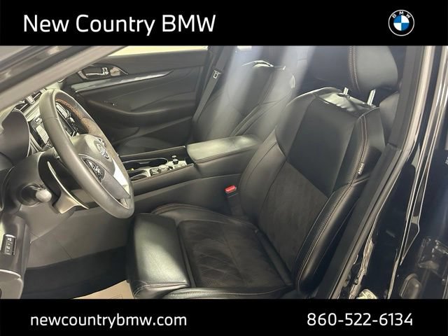 Used 2023 Nissan Maxima SR w/ Sport Mat Group FWD image 10