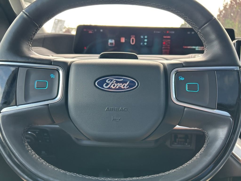 Used 2025 Ford Expedition Platinum w/ Driver's Package image 23