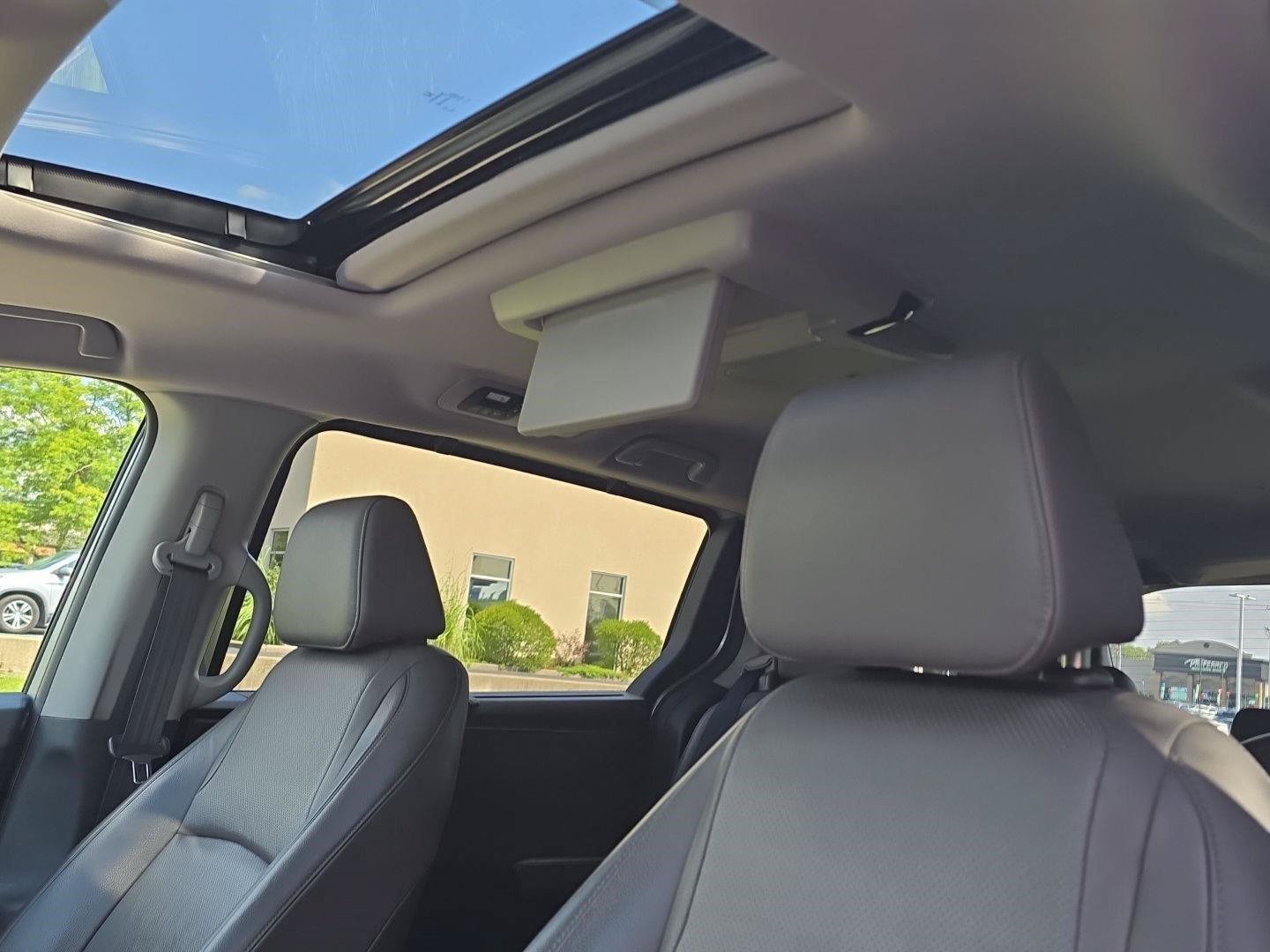 Used 2018 Honda Odyssey Elite image 9
