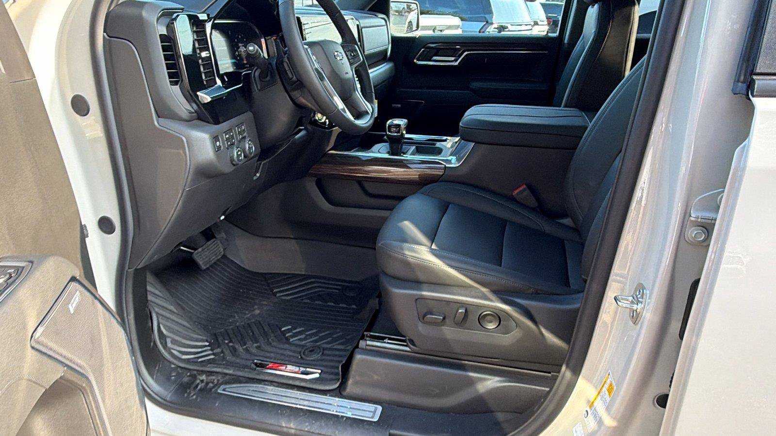 New 2026 Chevrolet Silverado 1500 RST w/ RST All Star Premium Package AWD/4WD image 15