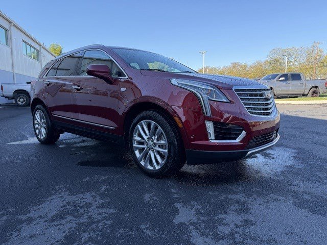Used 2017 Cadillac XT5 Platinum w/ Driver Assist Package image 9