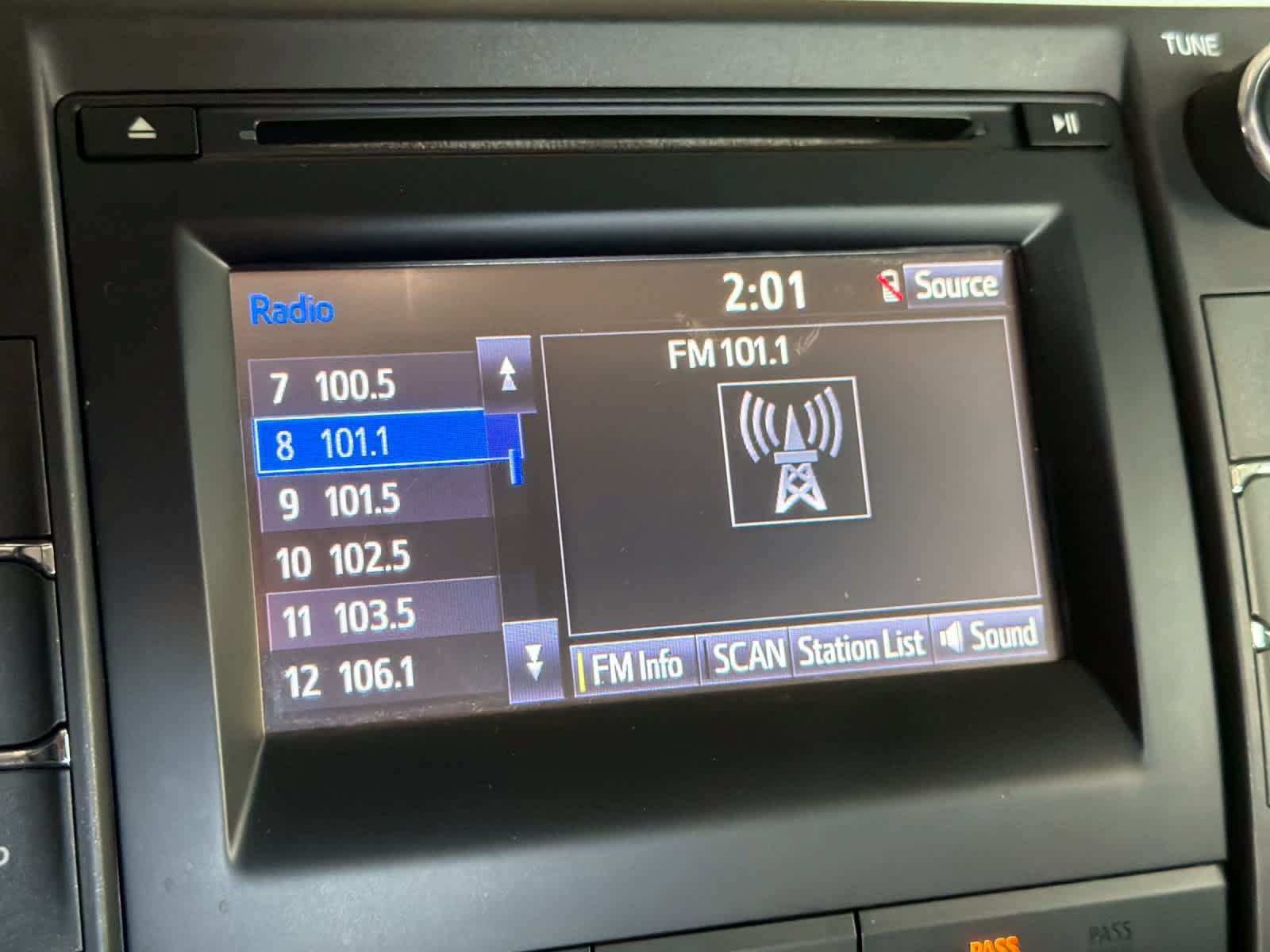 Used 2015 Toyota Camry SE FWD image 18